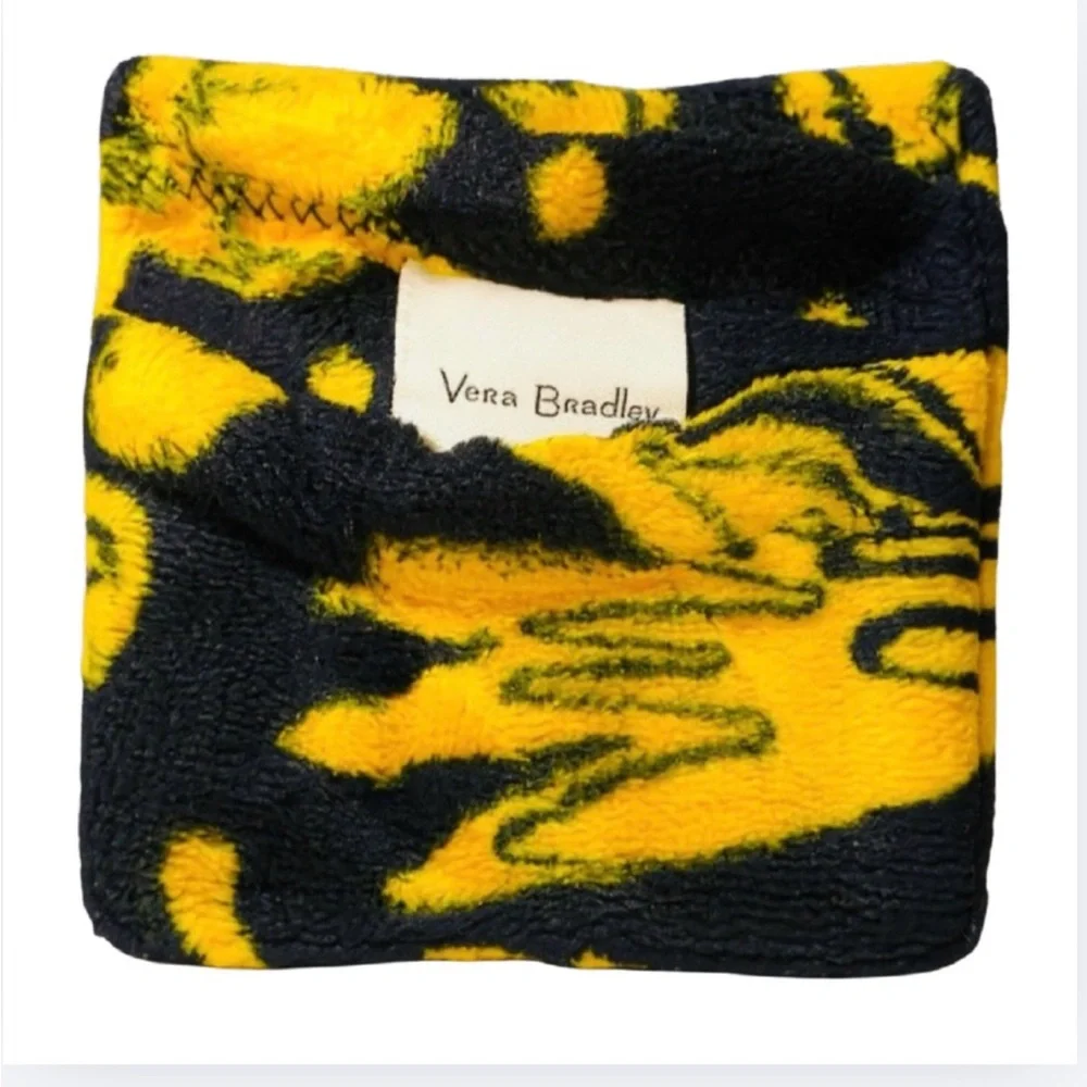 VERA BRADLEY UofM Maize & Blue Cotton Collegiate Blanket 🏈 Authentic, EUC